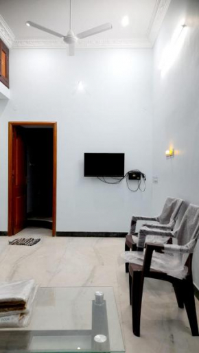 adhirai's home stay